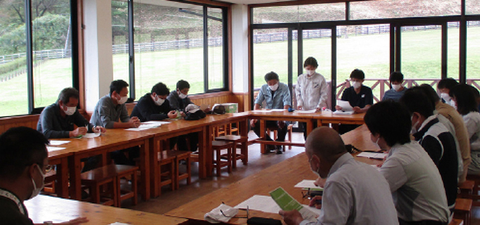 町内林業事業体と共に勉強会等を実施