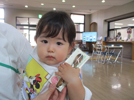 大子材の漆スプーン配布